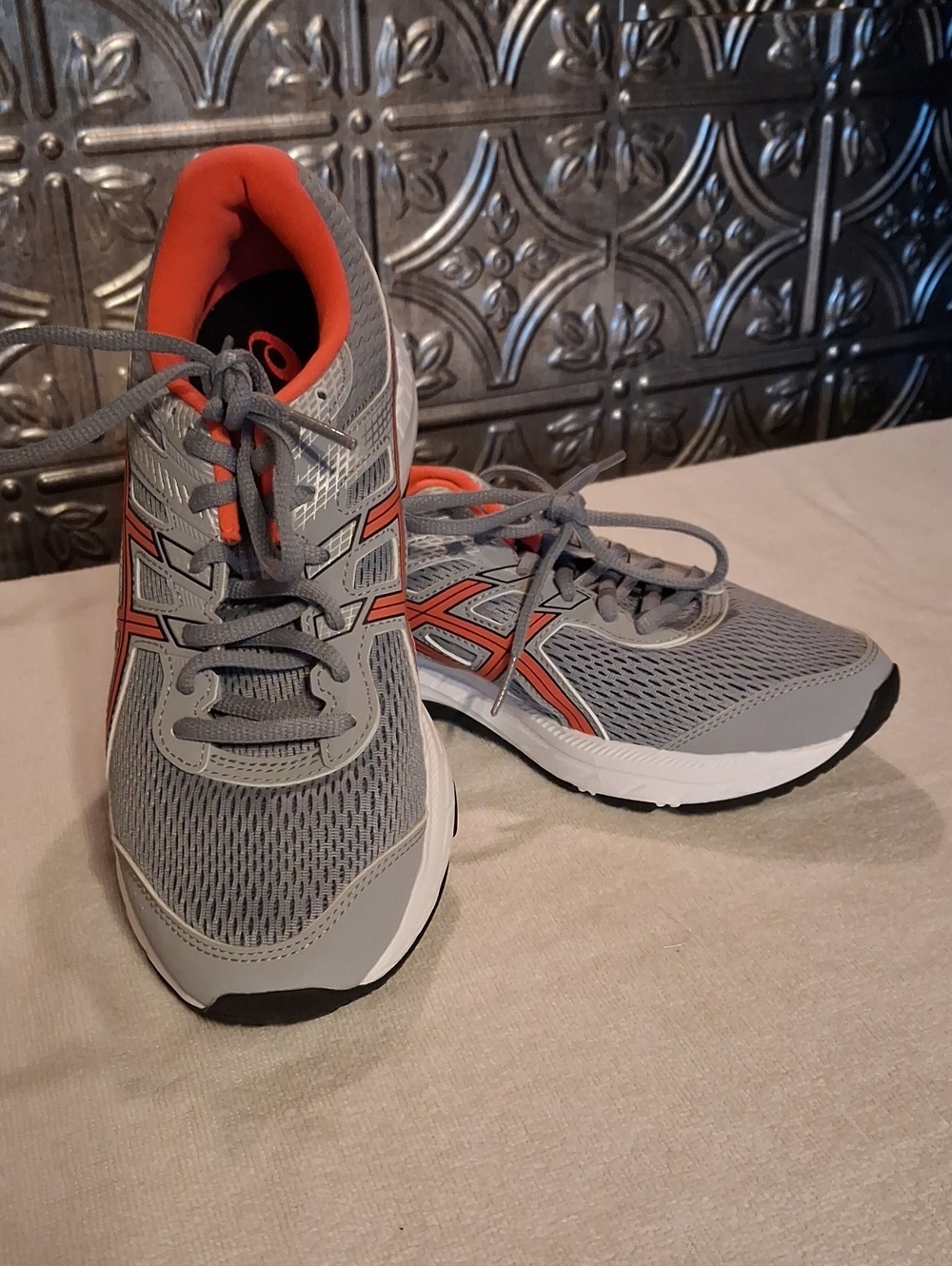 Asics Gray and Orange Women's Athletic Running Shoes Size 7.5